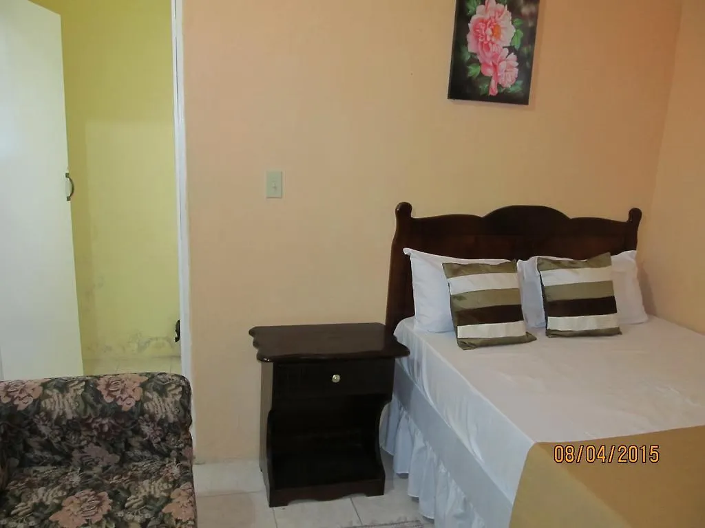 Barefoot Guest House Belfast 3*,